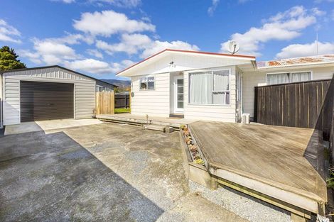 Photo of property in 50b Hartford Crescent, Totara Park, Upper Hutt, 5018