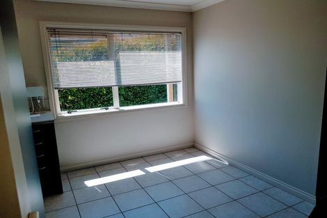 Photo of property in 624 East Coast Road, Pinehill, Auckland, 0630