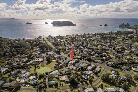 Photo of property in 56 Hahei Beach Road, Hahei, Whitianga, 3591