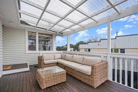 Photo of property in 53 Awaroa Road, Sunnyvale, Auckland, 0612