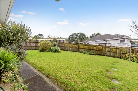 Photo of property in 1/13 Arahia Street, Northcote, Auckland, 0627