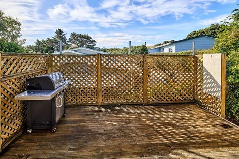 Photo of property in 3 Cleat Street, Whitby, Porirua, 5024