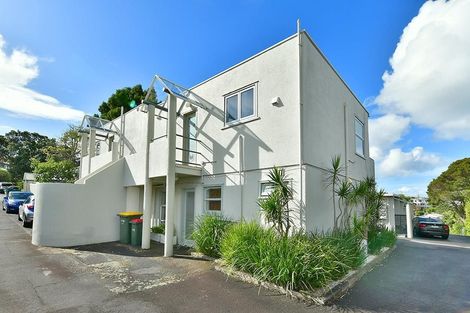 Photo of property in 6/18 Parr Terrace, Castor Bay, Auckland, 0620