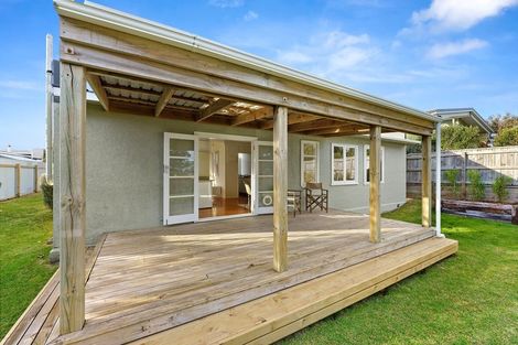 Photo of property in 55 Ngapaki Street, Waikanae Beach, Waikanae, 5036