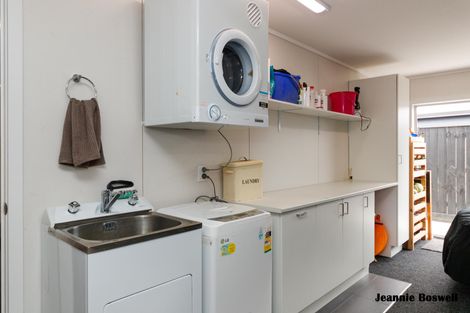 Photo of property in 7 Morocco Terrace, Kelvin Grove, Palmerston North, 4414