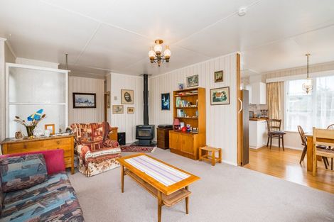 Photo of property in 21 Gray Avenue, Paraparaumu Beach, Paraparaumu, 5032