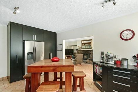 Photo of property in 18-20 Emerald Glen Road, Paekakariki, Paraparaumu, 5032
