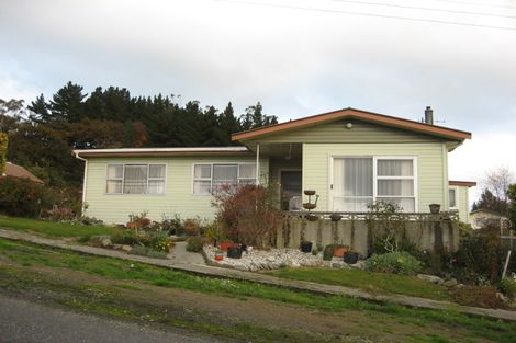 Photo of property in 28 Market Street, Kaitangata, 9210