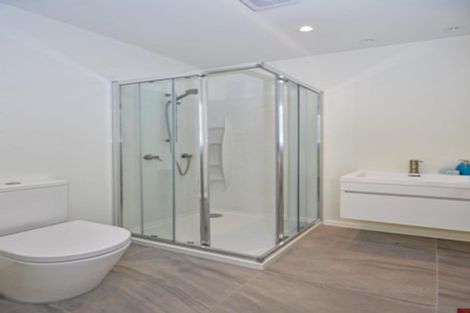 Photo of property in 24 Tapuwae Way, Mangere Bridge, Auckland, 2022