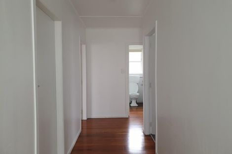 Photo of property in 87 Beazley Avenue, Paparangi, Wellington, 6037