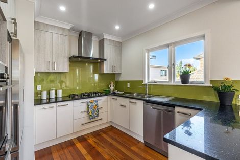 Photo of property in 22 Cliff Road, Papakura, 2110