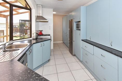 Photo of property in 8 Airfield Road, Takanini, 2112