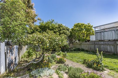 Photo of property in 10 Hiropi Street, Newtown, Wellington, 6021