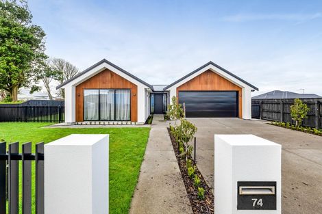 Photo of property in 74 Turuturu Road, Hawera, 4674