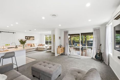 Photo of property in 7 Calbreath Place, Russley, Christchurch, 8042
