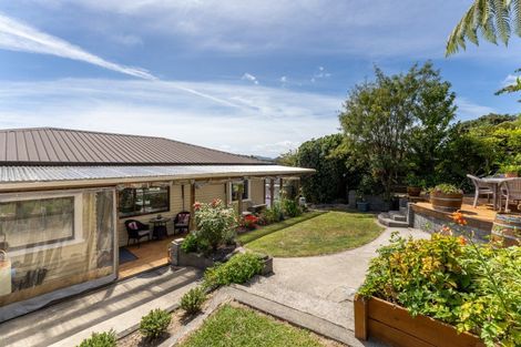 Photo of property in 91 Milton Terrace, Picton, 7220