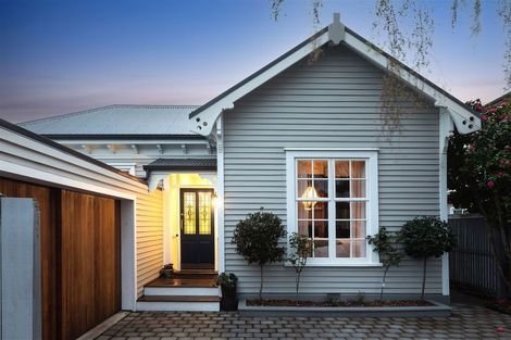 Photo of property in 215 Springfield Road, St Albans, Christchurch, 8014