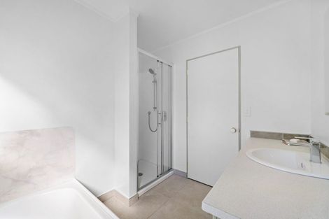 Photo of property in 2/18 Fernwood Grove, Bayview, Auckland, 0629