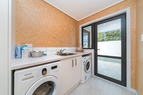 Photo of property in 5 Grand Oaks Drive, Awapuni, Palmerston North, 4412