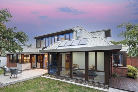 Photo of property in 16 Kent Lodge Avenue, Avonhead, Christchurch, 8042