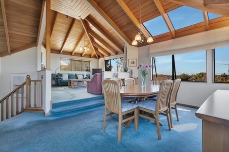 Photo of property in 1/70 Ocean View Road, Northcote, Auckland, 0627