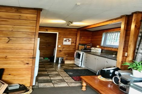 Photo of property in 57 Pine Avenue, Henderson, Auckland, 0612