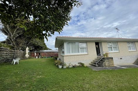 Photo of property in 42 Cheval Drive, Totara Vale, Auckland, 0629