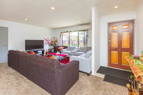 Photo of property in 119 Riverton Drive, Randwick Park, Auckland, 2105