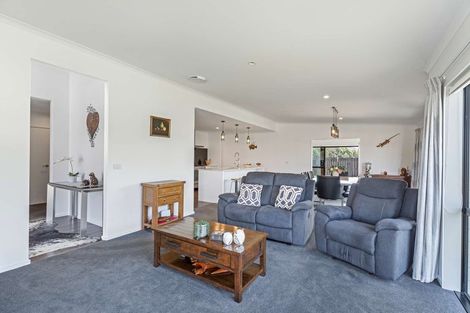 Photo of property in 9 Lady Jocelyn Place, Whitianga, 3510
