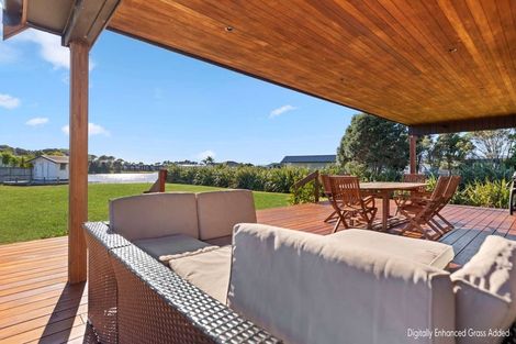 Photo of property in 135 Harbour Drive, Matarangi, Whitianga, 3592