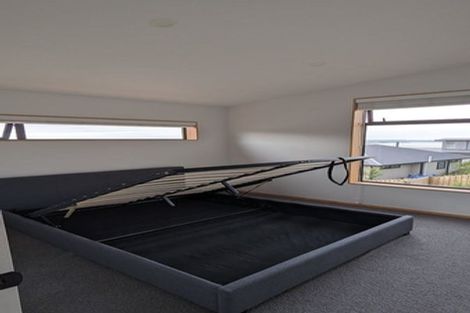 Photo of property in 9 Rifleman Lane, Redcliffs, Christchurch, 8081