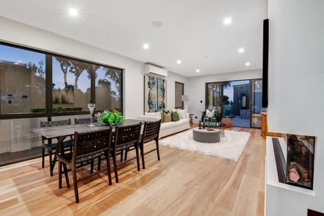 Photo of property in 18b The Esplanade, Eastern Beach, Auckland, 2012