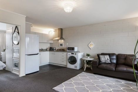 Photo of property in 3n Mountain Road, Mount Wellington, Auckland, 1060