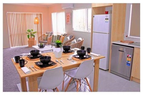 Photo of property in 43a Senator Drive, Manurewa, Auckland, 2105