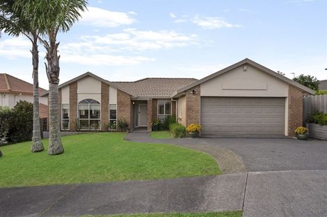 Photo of property in 8 Lorikeet Place, Unsworth Heights, Auckland, 0632