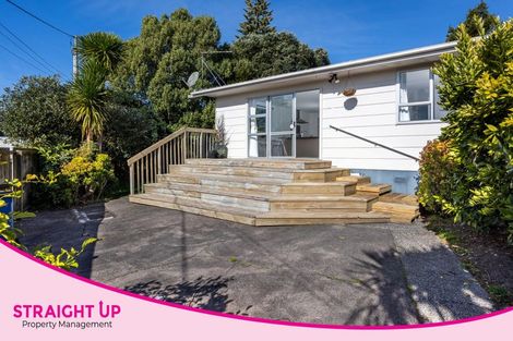 Photo of property in 2/811a Te Atatu Road, Te Atatu Peninsula, Auckland, 0610