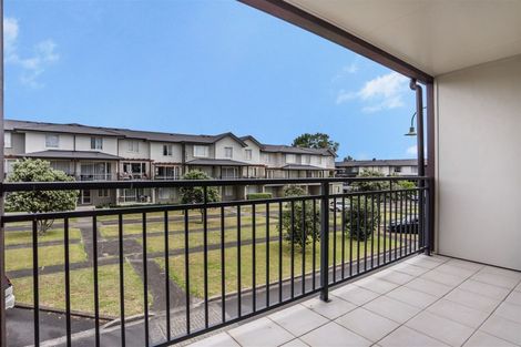 Photo of property in 4/25 Opito Way, East Tamaki, Auckland, 2013