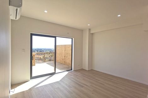 Photo of property in 9b Crestview Rise, Papakura, 2110