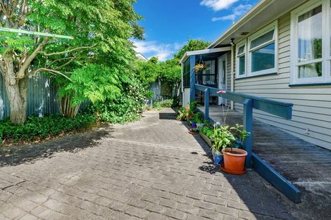 Photo of property in 37 Mazengarb Road, Paraparaumu Beach, Paraparaumu, 5032