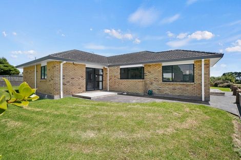 Photo of property in 22 Chatswood Grove, Fitzroy, New Plymouth, 4312