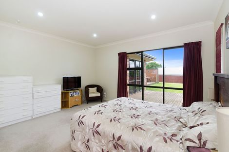 Photo of property in 99 Kitchener Road, Pukekohe, 2120