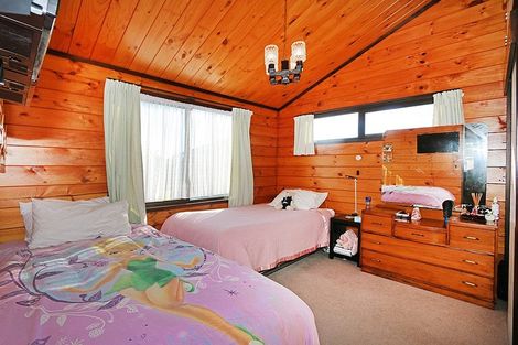 Photo of property in 16 Pohutukawa Drive, Opunake, 4616