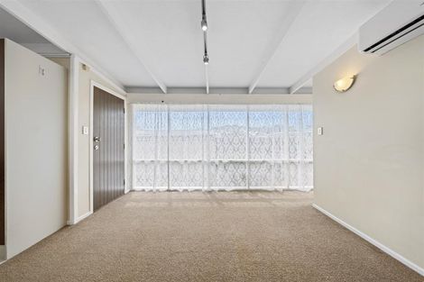 Photo of property in 2/127 Seabrook Avenue, New Lynn, Auckland, 0600