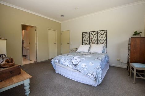 Photo of property in 26 Deller Drive, Carterton, 5713