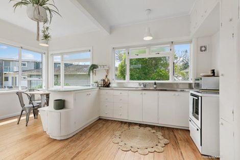 Photo of property in 199 Newlands Road, Newlands, Wellington, 6037