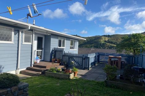 Photo of property in 7 Frobisher Street, Island Bay, Wellington, 6023