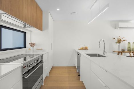 Photo of property in 2/10 Pascoe Avenue, Paremata, Porirua, 5026