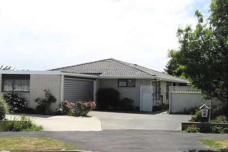 Photo of property in 39 Camberwell Place, Avonhead, Christchurch, 8042