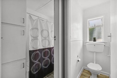 Photo of property in 2/5 Tokomaru Street, Welbourn, New Plymouth, 4312