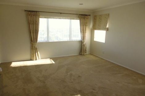 Photo of property in 13 Kereru Rise, Papakura, 2110